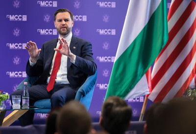 МОГУЋ ДОГОВОР О МИРУ Потпредседник САД - ПРИМИРЈЕ СА ИРАНОМ "КРХКО"