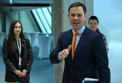 „Продужетак ЛИЦЕНЦЕ НИС-у очекујем до краја дана“ СИНИША МАЛИ ПОРУЧИО ИЗ ВАШИНГТОНА: МОЛ сутра или прекосутра у Београду