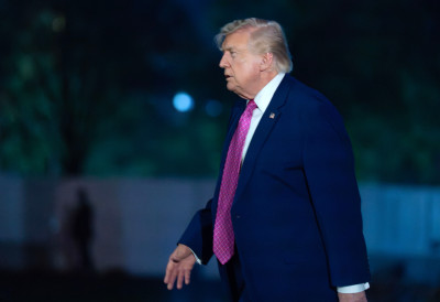 У ПАКИСТАНУ ПОЧИЊУ ПРЕГОВОРИ Трамп: Не треба нам резервни план, Ормуски мореуз биће отворен са или без Ирана “СНАЖНО СМО ИХ УДАРИЛИ"