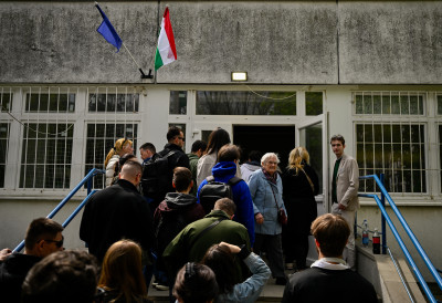 МАЂАРИ РУШЕ РЕКОРДЕ: До 17 сати 74,23 одсто бирача гласало на парламентарним изборима