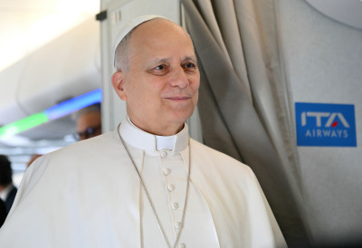 СУКОБ ПОРУКА ИЗМЕЂУ ВАТИКАНА И ТРАМПА! Папа Лав XIV не одустаје, упутио нову поруку о рату: “Превише људи пати”