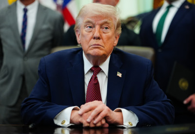 БЛОКАДА ОРМУЗА ДО ПОСТИЗАЊА СПОРАЗУМА Трамп: Иран дневно губи 500 милиона долара, ја побеђујем убедљиво