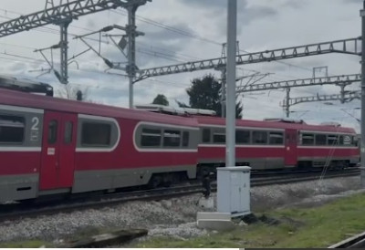 ПУТНИЧКИ ВОЗ ИСКОЧИО ИЗ ШИНА НА ИЗЛАЗУ ИЗ СУБОТИЦЕ Обустављен железнички саобраћај ка Сегедину