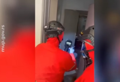 (ВИДЕО) ОВАКО ЈЕ ИЗГЛЕДАЛА ПОЛИЦИЈСКА АКЦИЈА НА ЗВЕЗДАРИ Откривене две лабораторије за производњу марихуане, ухапшена једна особа