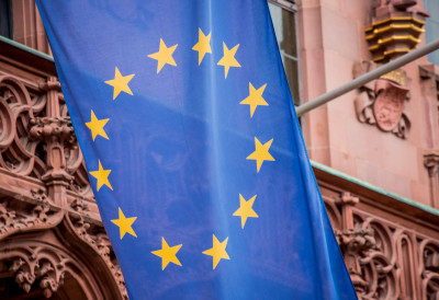 ЕУ ПРЕДВИЂА КРИЗУ НА ЛЕТО Затварање Ормуског мореуза и рат у Ирану ОСТАВЉАЈУ ВЕЛИКЕ ПОСЛЕДИЦЕ