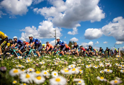 СТАРТУЈЕ МЕЂУНАРОДНА БИЦИКЛИСТИЧКА ТРКА БЕОГРАД-БАЊАЛУКА Владимир Куваља: "Упознајемо прелепе крајеве Србије и Републике Српске"