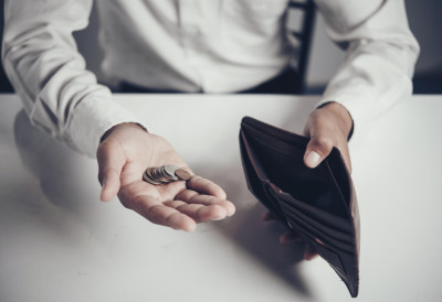 Синдром сиромаштва ОВИХ 7 НАВИКА БЛОКИРАЈУ ПРИЛИВ НОВЦА Проверите да ли и ви несвесно бежите од богатства