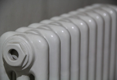 МАЈСТОР ОТКРИО ГЕНИЈАЛНУ ЦАКУ Рђа са радијатора ће нестати пред вашим очима ако употребити НАМИРНИЦУ коју сигурно имате у фрижидеру