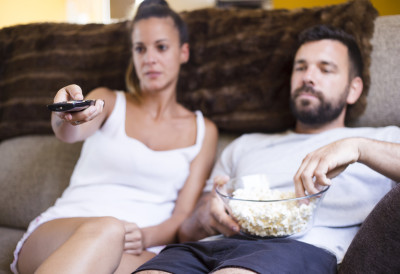 КО КРЕНЕ ДА БИНЏУЈЕ... Ова серија има више 15.000 ЕПИЗОДА! Снима се деценијама, а била је одскочна даска за бројне ХОЛИВУДСКЕ ЗВЕЗДЕ