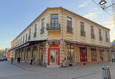 (ФОТО) ПРВИ ИГРАНИ ФИЛМ У ЗРЕЊАНИНУ ПРИКАЗАН ЈЕ БАШ ОВДЕ Фасцинантна прича о некадашњем хотелу “Централ”