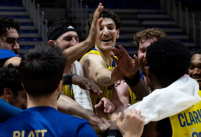 ДРАМА: Покварио се авион са кошаркашима Макабијаи принудно слетео у Београд!