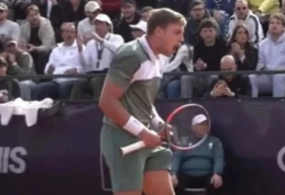 ХАМАД МЕЂЕДОВИЋ НИЈЕ ИЗДРЖАО: Поражен у полуфиналу турнира у Барселони од Андреја Рубљова