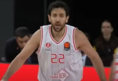 ВАСИЛИЈЕ МИЦИЋ ОТВОРЕНО О ИСКУСТВИМА СА ДИМИТРИСОМ ИТУДИСОМ И ЕРГИНОМ АТАМАНОМ: "Итудис је провео много година са Жељком Обрадовићем и разуме наш менталитет - На критике одговарам на терену"