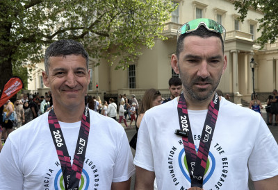 СЛЕПИ ТРКАЧ МИЛАН ПЕТРОВИЋ ЗАВРШИО МАРАТОН У ЛОНДОНУ: Циљ да постане први српски слепи тркач који је истрчао свих шест највећих светских маратона