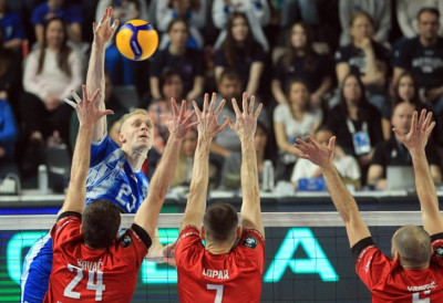 СУБОТИЧАНИ ИЗГУБИЛИ ЛИДЕРСКУ ПОЗИЦИЈУ: Раднички бољи у дербију Суперлиге за врх табеле пред плеј-оф