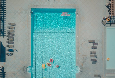 (ФОТО) КИКИНДА ДОБИЈА ВОДЕНИ РАЈ! Гради се комплекс из снова- Плажа, базени и нова паркинг места! Ово су сви детаљи