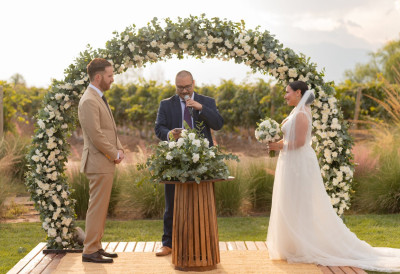 ГРАЂАНИ ЖЕЛЕ ДА СЕ ВЕНЧАЊА ЗАКАЗУЈУ ПРЕКО ЈЕДНОГ КЛИКА Канцеларија за ИТ примила више од 200 предлога- Ево шта су све Срби тражили да се дигитализује