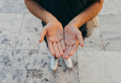 Добро погледајте своје ДЛАНОВЕ и проверите да ли вас ПРАТИ РЕТКО ПРОКЛЕТСТВО Линије судбине исписане на кожи откривају ТАЈНУ