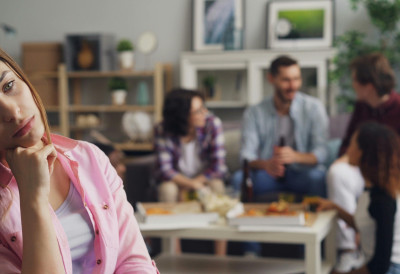 ТРАУМЕ ИЗ ДЕТИЊСТВА ДОШЛЕ НА НАПЛАТУ „Деца са кључем око врата“ данас највише пате, а плаше се да траже помоћ