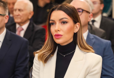 МИНИСТАРКА МЕСАРОВИЋ РЕАГОВАЛА НА НОВИ НАПАД МАРИНИКЕ ТЕПИЋ НА ЛИДЕРА СНС: Поновићемо по ко зна који пут да дрзница и њен газда нису ни до чланака Милошу Вучевићу!