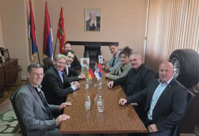 У ЈАГОДИНУ СТИЖЕ НОВА СТРАНА ИНВЕСТИЦИЈА Немачки “Фишер” гради још једну фабрику