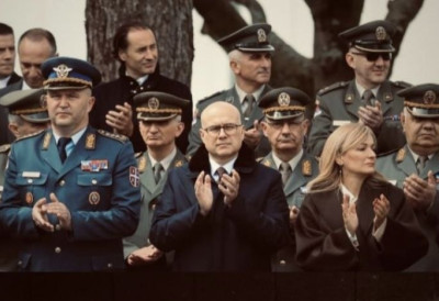 "ЖИВЕЛА ВОЈСКА СРБИЈЕ" Лидер СНС Вучевић упутио снажне речи "Кобрама": Хвала за пожртвованост и љубав које увек показујете према нашој отаџбини!