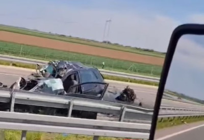 (ВИДЕО) Четворо младих у „голфу“ сви из Руме ЛЕКАРИ СЕ БОРЕ ЗА ЖИВОТ МЛАДИЋУ (22) који је једини преживео! КРЕНУЛИ У СЛОВЕНИЈУ, ПА СЕ У ЊИХ ЗАКУЦАО "ФОРД" Возио у супротном смеру 130 НА САТ