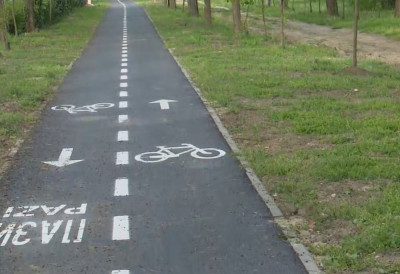 (ФОТО) ГРАЂАНИ СОМБОРА ПРЕЗАДОВОЉНИ! Град пуном паром ради БИЦИКЛИСТИЧКУ СТАЗУ на БЕЗДАНСКОМ ПУТУ у дужини од ПЕТ КИЛОМЕТАРА- Завршена и стаза у Карађорђевој улици