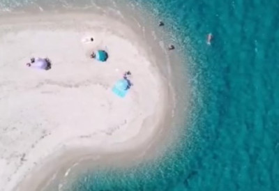 УЖИВАЈТЕ, АЛИ УЗ ОБАВЕЗАН ОПРЕЗ Једна од најлепших плажа на Халкидикију је уједно и најопаснија ПРЕ УЛАСКА У ВОДУ МОРАТЕ ЗНАТИ ОВИХ НЕКОЛИКО СТВАРИ