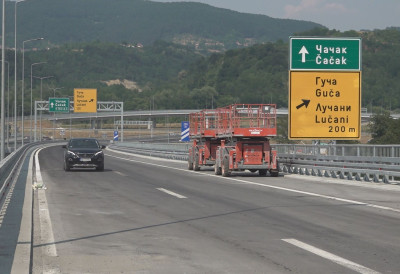 Возачи опрез на путу! РАДОВИ НА АУТОПУТУ „МИЛОШ ВЕЛИКИ“! Затворена зауставна трака ка Београду, стварају се повремена задржавања
