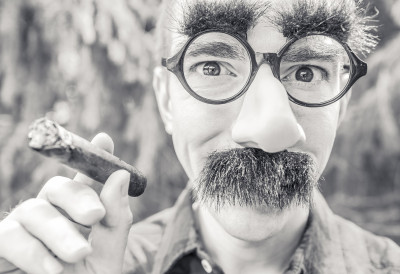 НОВИ ШЕФ СТРАНКЕ У ТУРСКОЈ ПОСТАО ХИТ ЗБОГ БРКОВА Док се мреже спрдају, политика пала у други план МНОГИ ГА ПОРЕДЕ СА СУПЕР МАРИОМ