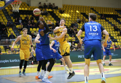 СПАРТАК ИЗГУБИО ОД СПЛИТА у последњем колу плеј-аута АБА лиге