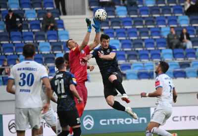 ФУДБАЛЕРИ ТСЦ-а ПОКЛЕКЛИ У БАЧКОЈ ТОПОЛИ: Лучанцима цео плен