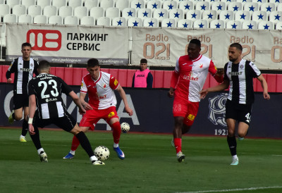 (УЖИВО) ДЕРБИ НА КАРАЂОРЂУ: Мреже мировале у дуелу Војводине и Партизана, црно-бели одолели са играчем мање