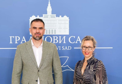 (ФОТО) ГРАДОНАЧЕЛНИК НОВОГ САДА УГОСТИО АМБАСАДОРКУ ФРАНЦУСКЕ Мићин: Простора за јачање сарадње у култури, привреди и иновацијама има још више