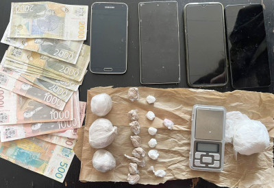 (ФОТО) Полиција разбила дилерску мрежу у Београду: Запљењено преко 250 грама хероина, ухапшене три особе