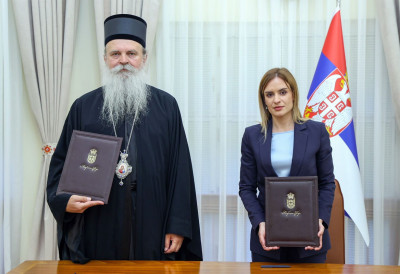ПОМОЋ ЗА НАЈУГРОЖЕНИЈЕ НА КОСМЕТУ Ђурђевић Стаменковски: Брига о народу на Косову и Метохији је државни приоритет