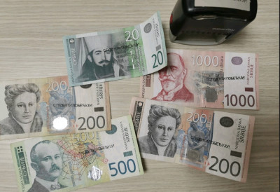 Следи кривична пријава! НБС О НАМЕРНОМ ОШТЕЋИВАЊУ НОВЧАНИЦА: Смишљено ИЗЛАГАЊЕ ПОРУЗИ законског средства плаћања у Републици Србији ПОЗИВ НАДЛЕЖНИМА ДА РЕАГУЈУ