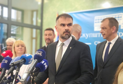 УКЛАЊА СЕ ПРУГА НА ДЕТЕЛИНАРИ, УМЕСТО ЊЕ ЗЕЛЕНИЛО И ПЕШАЧКЕ СТАЗЕ Градоначелник Мићин о новим плановима за град: Ускоро отварање парка код Спенса! Ево шта ће бити са ПАРКОВИМА НАКОН 22.00 ЧАСА