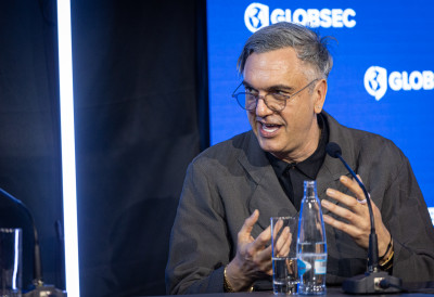 Флексибилност је одговор на нову реалност: Чадеж на GLOBSEC 2026 о будућности глобалне трговине и AI економијe