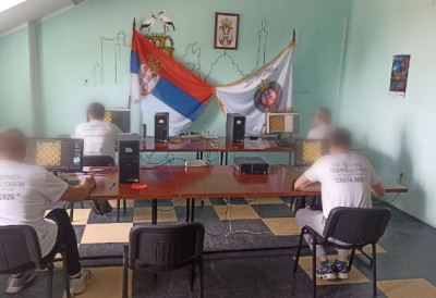ЗЛАТО ЗА ШТИЋЕНИКЕ ВПД У КРУШЕВЦУ! Четворица младића први пут учествовали на ЕП У ОНЛАЈН ШАХУ и ПОБЕДИЛИ