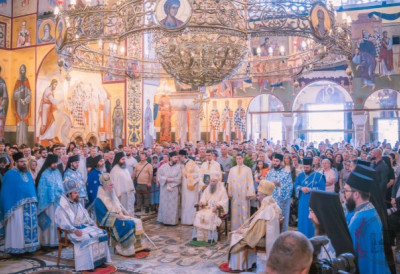 ПОРФИРИЈЕ НА СВЕТОЈ АРХИЈЕРЕЈСКОЈ ЛИТУРГИЈИ у подгоричком Саборном храму поручио: ДА ИМАМО ВЕРУ НАШИХ СВЕТИХ ПРЕДАКА, почевши од Светог Саве
