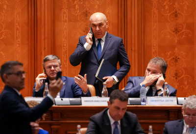 ПАД ВЛАДЕ У РУМУНИЈИ ДОНЕО ХАОС У БУКУРЕШТУ Угрожене фискалне реформе, милијарде из ЕУ фонда под знаком питања