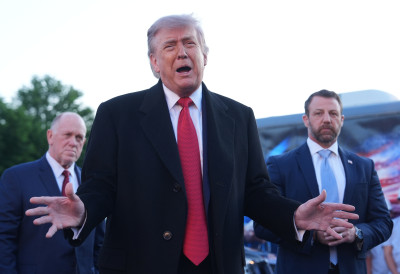 УПРКОС РАЗМЕНИ ВАТРЕ У ОРМУЗУ Трамп: Примирје са Ираном остаје на снази