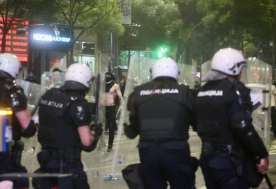 МИНИСТАР ПОЛИЦИЈЕ ИВИЦА ДАЧИЋ: Полиција никог није нападала, ПРИВЕДЕНЕ 23 ОСОБЕ