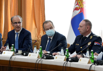 Дачић поручио на седници скупштинског одбора: Ухапсити оне који брукају полицију, не бацати љагу на поштене полицајце