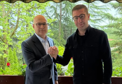 СКОПЉЕ ДОЧЕКАЛО ВУЧЕВИЋА Лидер СНС након састанка са Христијаном Мицкоским: Међусобно поштовање и сарадња важни су за будућност читавог региона
