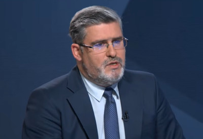 МИНИСТАР СТАРОВИЋ РЕАГОВАО НА СРАМНУ ИЗЈАВУ ЂИЛАСА: Зарад „убрзања европског пута“ био би спреман да призна једнострано проглашену независност КиМ!