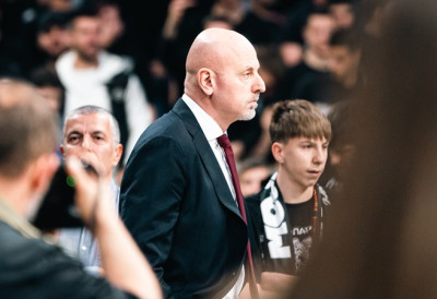 ДОНОСИ СЕ ОДЛУКА О БУДУЋНОСТИ САШЕ ОБРАДОВИЋА Вечерас састанак о наставку ангажмана
