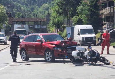 ТЕШКА НЕСРЕЋА У ПРИЈЕПОЉУ Саобраћајни полицајац на мотору тешко повређен после судара са „аудијем“
